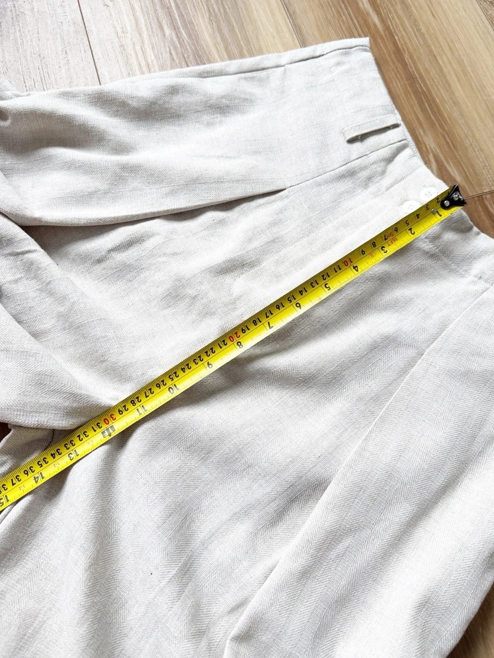 Commense Two-Piece Linen Set in Light Beige - Sleeveless Top & Wide Leg Pants - Picture 5 of 16